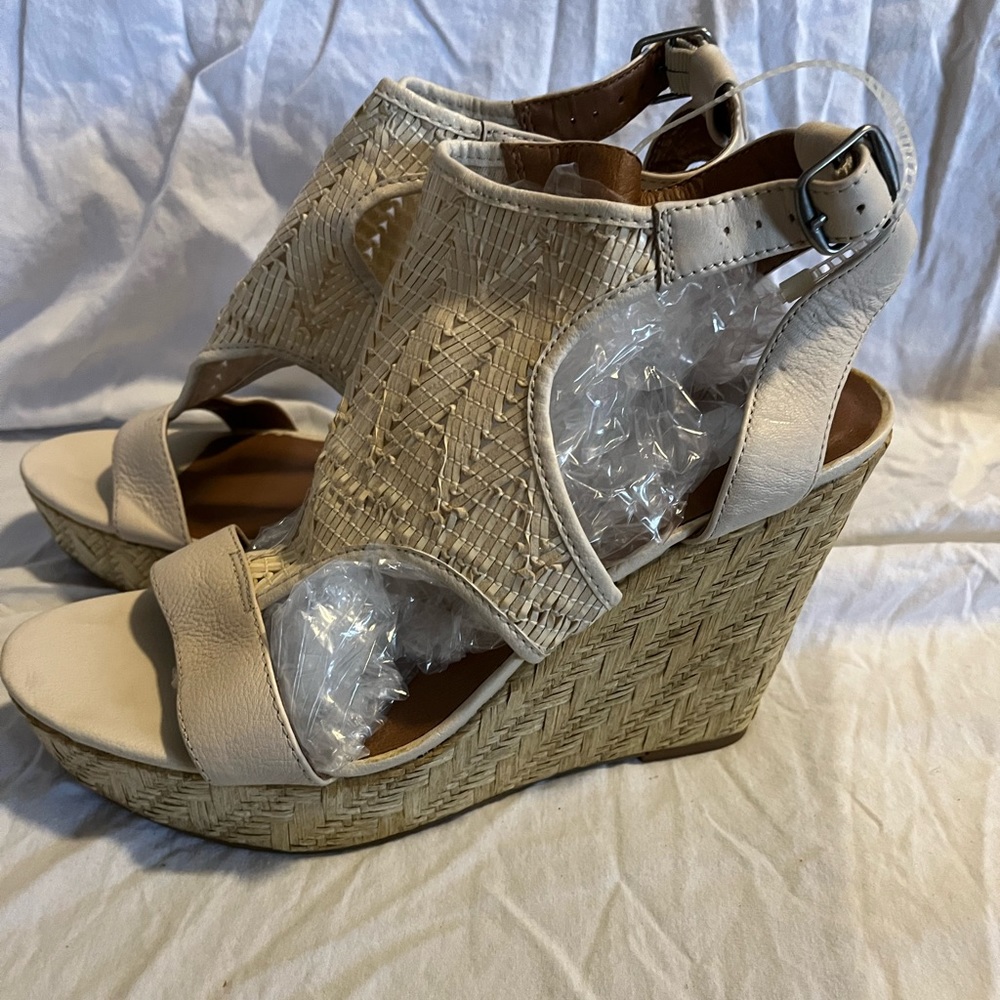 New without box cream Lucky Brand Wedge Sandals size 10 or 40 EU